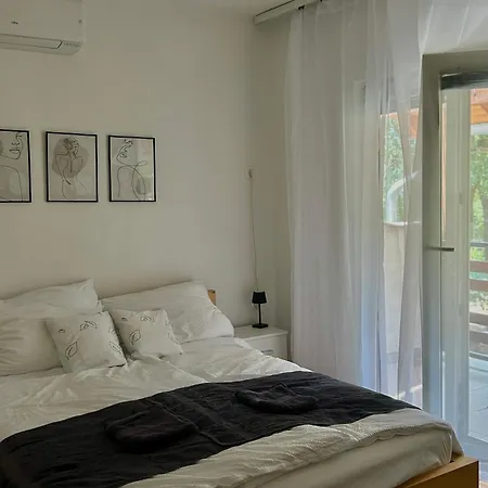Apartament Feher Kovagoors