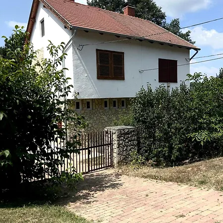 Feher Apartment Kovagoors