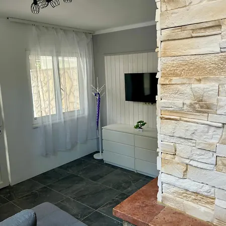 Apartment Feher