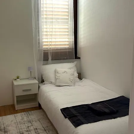 Apartament Feher *